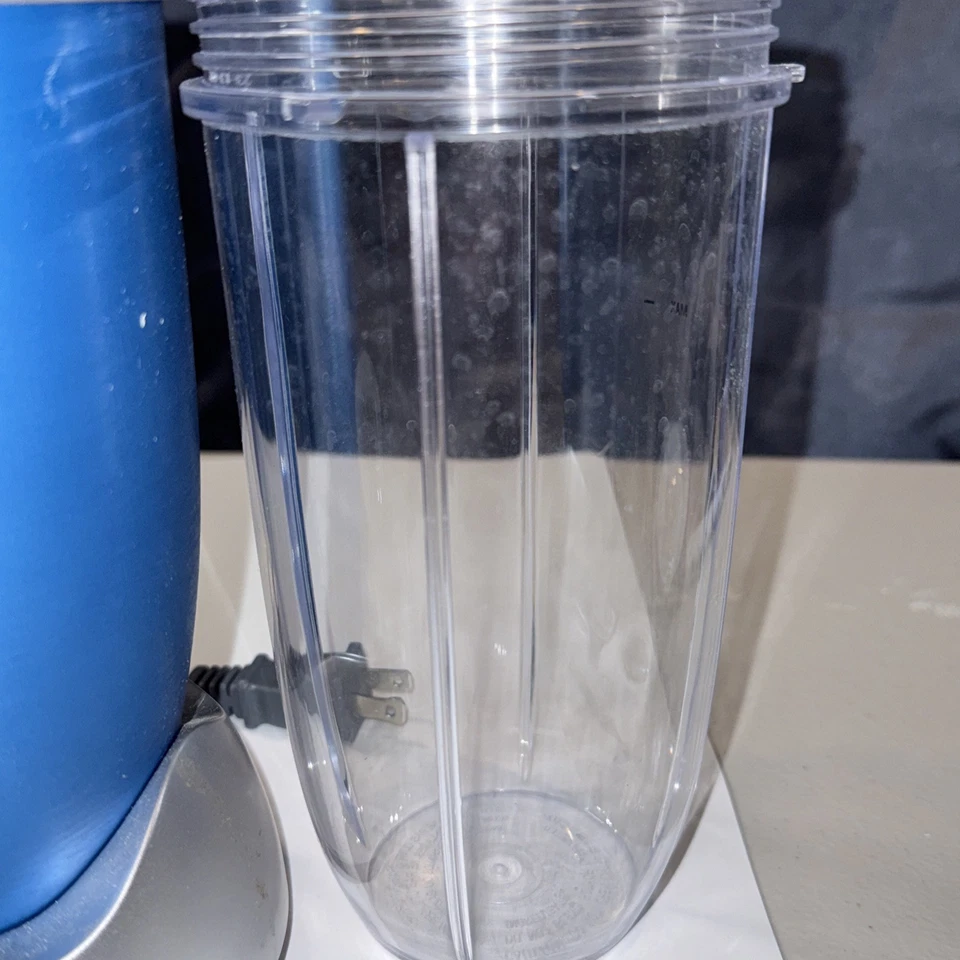 Nutribullet Blue 600 Watt Blender NB-WL088A-23 Tested Working Blade And Bottles - Image 4 of 4