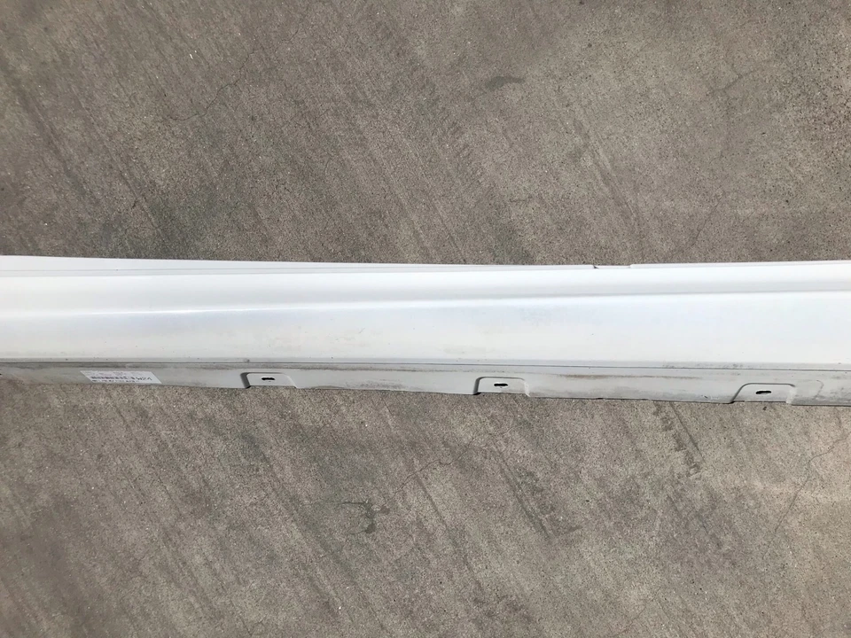 BMW F06 640I 650I GRAN CUPÉ M-SPORT LADO CONDUCTOR IZQUIERDO FALDÓN BASCULANTE MOLDEADO Foto 4 de 4