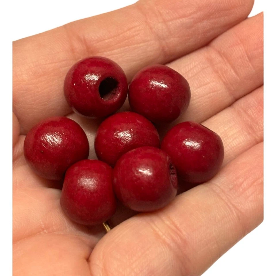 Christmas Beads Berry Red Wooden Round Craft Beads 13.5mm x 100 Beads - Image 3 of 4