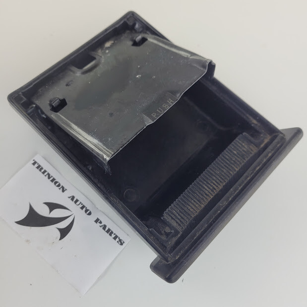 ラ ストリア 1991-1997 Toyota Land Cruiser Front Dash Ash Tray Black OEM