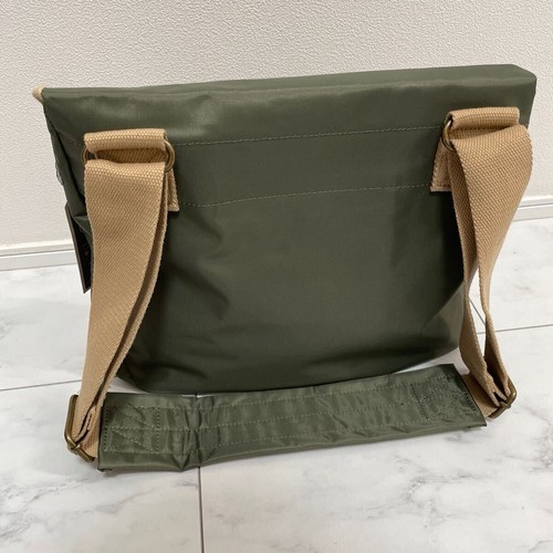 LAND ROVER DEFENDER x RED CANOE Shoulder Bag Limited New - Picture 5 of 10