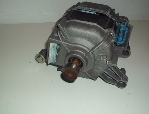 Demontiert mit FE-interWASH WA1000, Waschmaschinenmotor 5P 62 AW300-1
