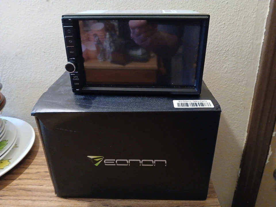 Eonon 7" Double DIN Android 9 Car Stereo Radio GPS Navigation Head Unit  - Image 3 of 4