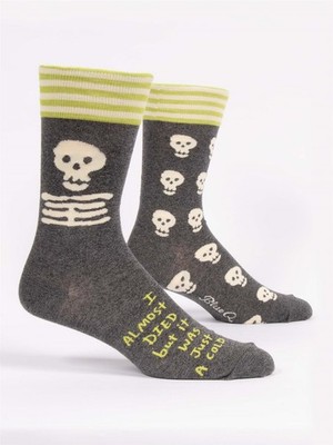 Blue Q Mens Crew Socks I Almost Died But It Was Just A Cold Size 7-12 Skulls