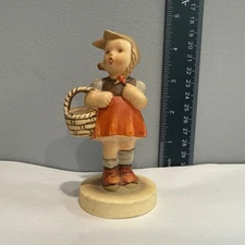 HUMMEL FIGURINE REPRO ORNAMENT DESIGNED BY BERTA HUMMEL BY SCHMID GIRL W BASKET