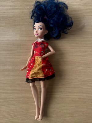 DISNEY DESCENDANTS EVIE ISLE OF THE LOST DOLL FIGURE