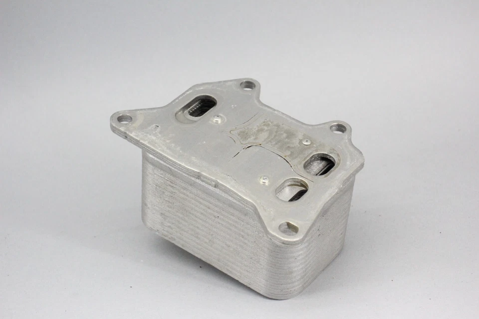 ✅ Unidad de radiador enfriador de aceite de motor Audi A3 15-19 7610173 OEM Foto 3 de 4