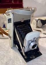 VINTAGE POLAROID MODEL 80A LAND CAMERA  ACCESSORIES
