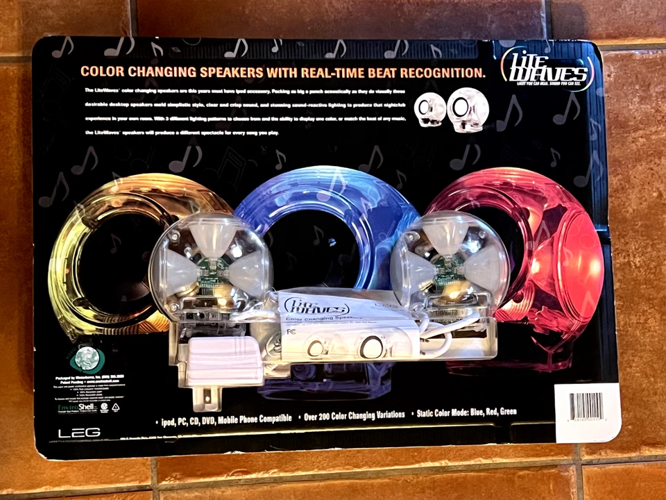 Light Waves: Color Changing Speakers with Real-Time Beat Recognition - Image 2 of 4
