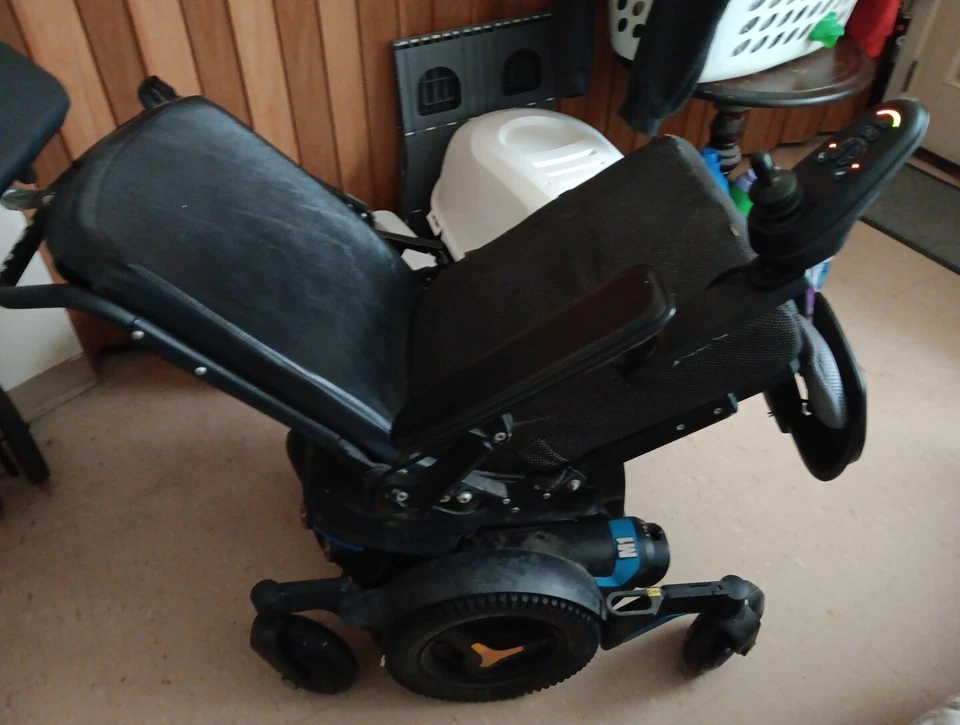 Cadeira de rodas elétrica Permobil M3 Corpus - Imagem 3 de 3