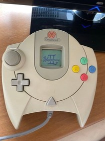 Dreamcast Main unit + 2 controllers + 1 game software included