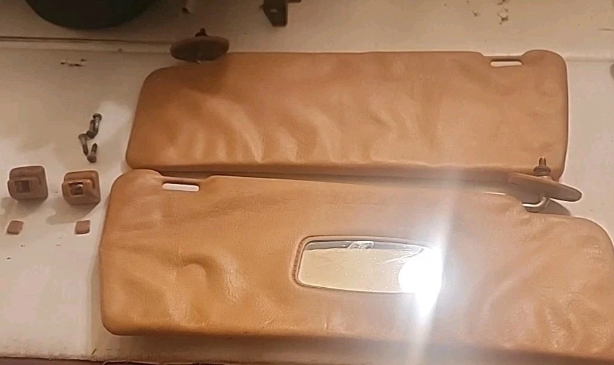 Mercedes Benz 300D 1981 juego de parasol delantero izquierdo y derecho con herrajes OEM75-85 Foto 4 de 4