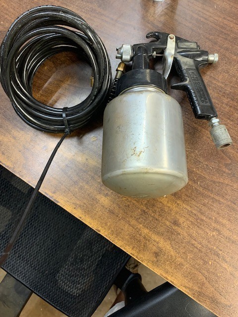 Campbell Hausfeld DH4200 1-qt.  Versatile Spray Gun  with hose - Used once