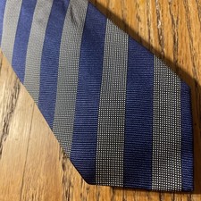 RECENT Hugo Boss EUC Striped Woven Silk Tie Men  s Necktie Made In Italy