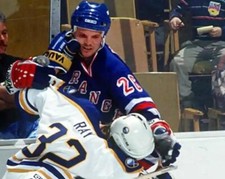 JOEY KOCUR vs ROB RAY 8X10 PHOTO MONTREAL CANADIENS BUFFALO SABRES PICTURE NHL