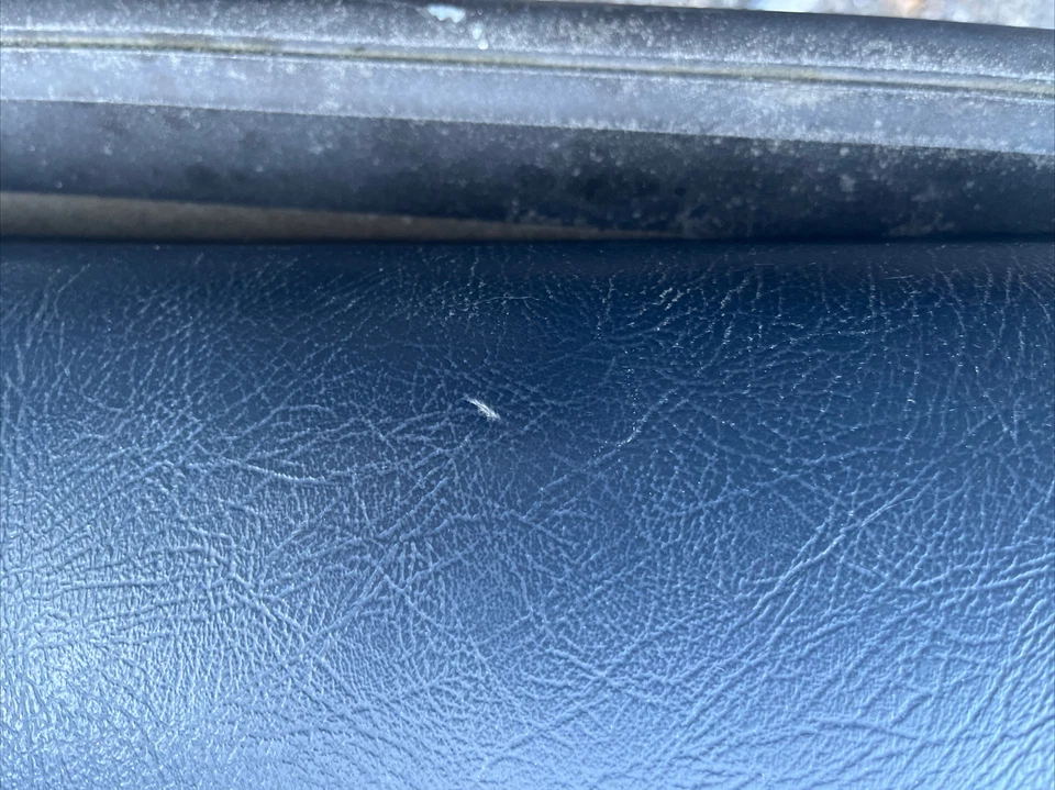 Mercedes-Benz E320 1999 guantera 2106890091  Foto 2 de 4