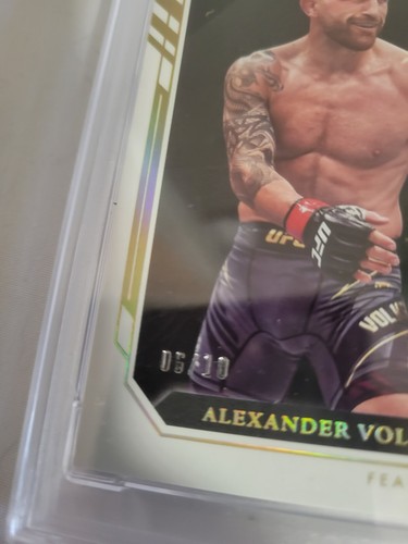 2023 Chronicles UFC Alexander Volkanovski Noir GOLD #415 /99 PSA 9 - Picture 3 of 3