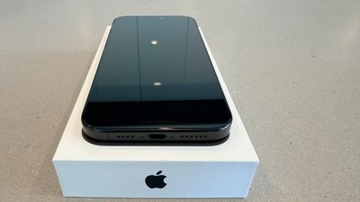 Apple iPhone 16 Pro Max - 512 GB - Black Titanium (Unlocked) for