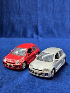Renault Clio Sport V6 Millenium - UNIVERSAL HOBBIES 1/43 - DV6591 - Occasion