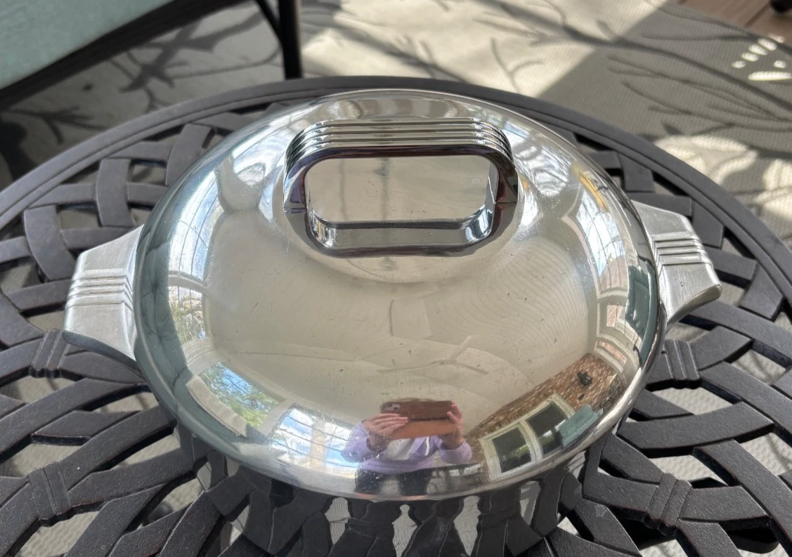 Magnalite/Wagnerware 4248P Dutch Oven, 5-qt., sought-after vintage