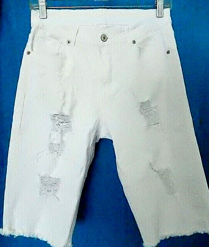 Metietila COMFY Stretch Denim Distressed Bermuda Shorts w cut off hems-M white