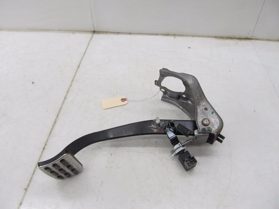 Pedal de freno delantero derecho KIA OPTIMA SX 2011-2014 OEM  Foto 2 de 4