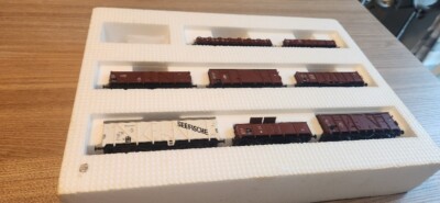 ROCO Austria 44002, set of 8 freight coaches, HO, DC, DB, Item# D66.