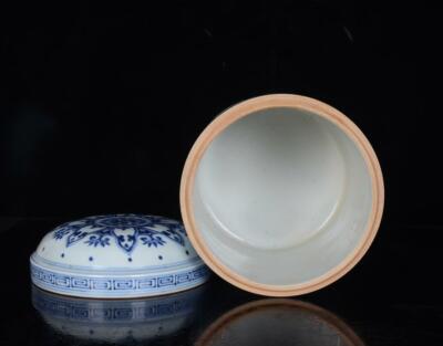 OLD CHINESE BLUE AND WHITE PORCELAIN TEA CADDY XUANDE MARKED ST241