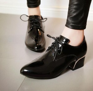 pointed toe brogues womens