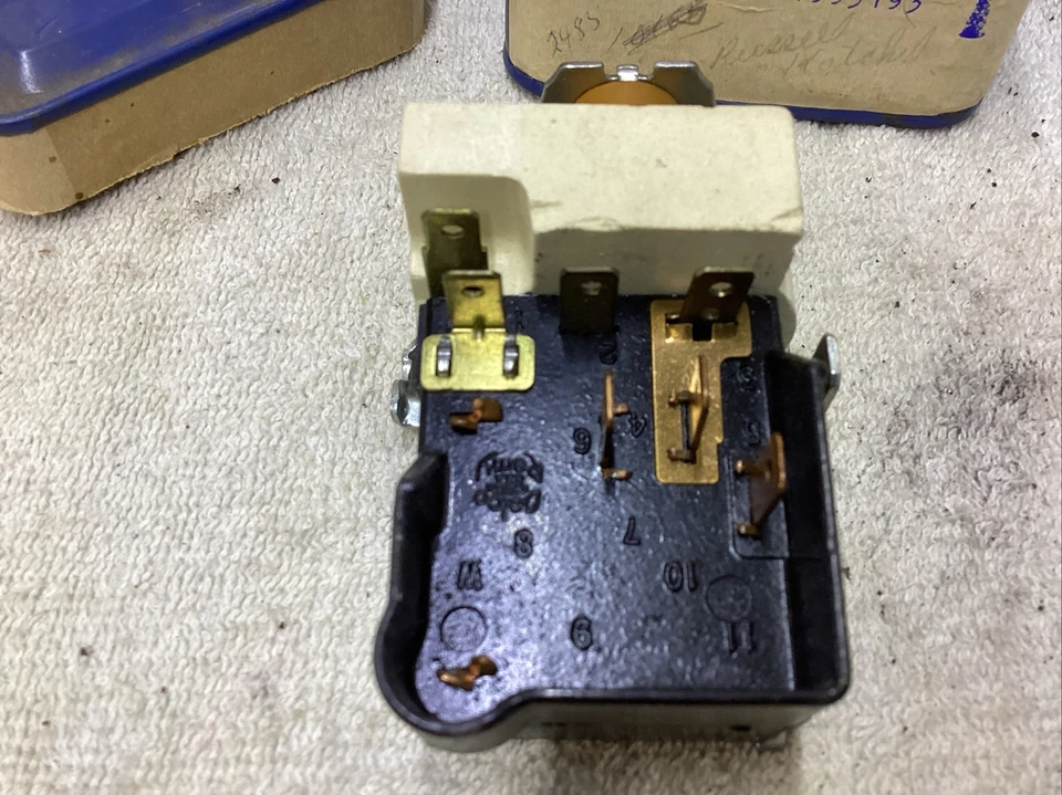 Nuevo de Lote Antiguo 1974 1975 Chevrolet Vega Monza Nova Interruptor Faro D1591 GM 1995193 Foto 3 de 4