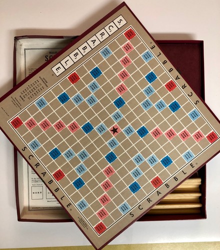 Vintage SCRABBLE GAME Selchow & Righter 1948- 1976 Complete with Original Box - Picture 8 of 9