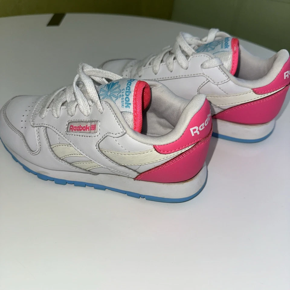 Reebok classic leather kids shoes size 32 - Image 2 of 2