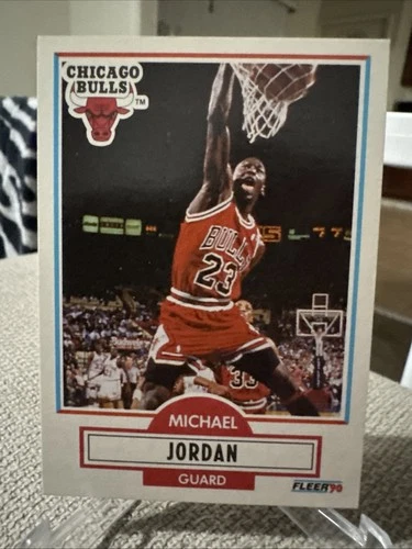 1990-91 Fleer - Michael Jordan #26 Black Line Above Biographical Information