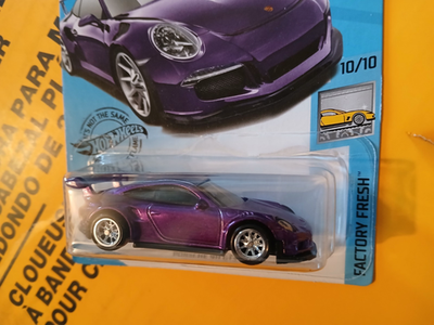 Hot Wheels Factory Fresh: Porsche 911 Gt3 Rs (FYC47) Super