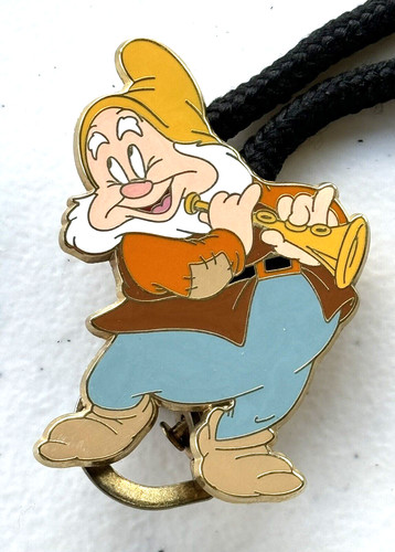 VINTAGE WALT DISNEY COMPANY CAST EXCLUSIVE HAPPY FROM SNOW WHITE LANYARD BOLO