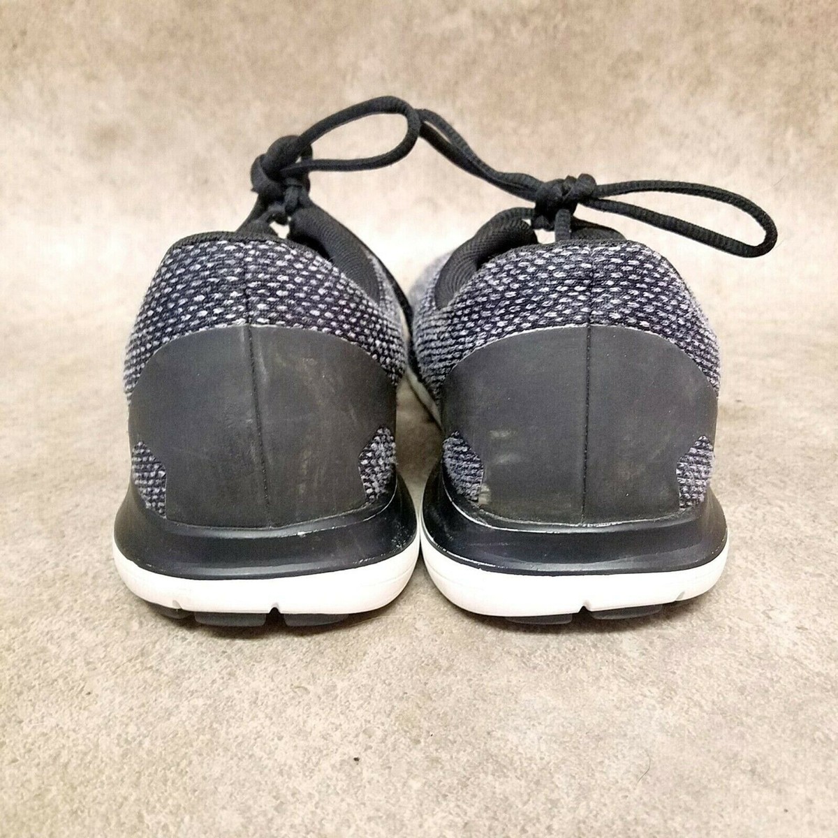 Under Armour Mens Remix FW18 3020345-001 Size 8.5 Black  display picture 2