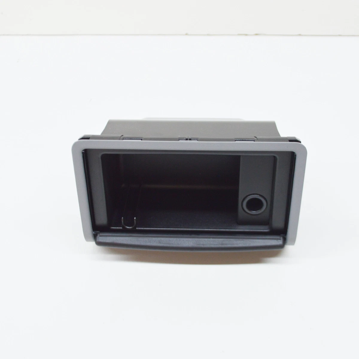 NEW BMW 3 E46 REAR CENTER CONSOLE ASHTRAY 51168248527 8248527 