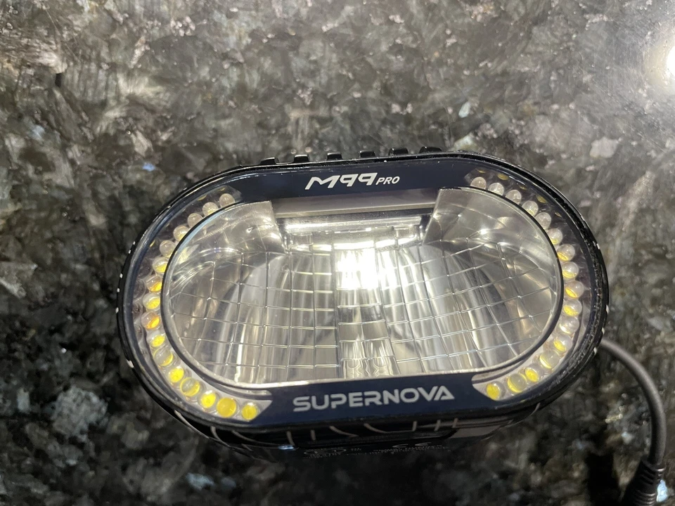 Faro de bicicleta eléctrica M99 Mini Pro 45 - Faro de bicicleta eléctrica Supernova M99 Mini Pro-45 - Foto 2 de 4