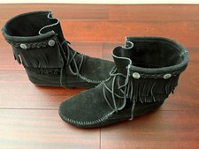 Minnetonka Women s Black Suede Fringe Moccasin Boots Size 8