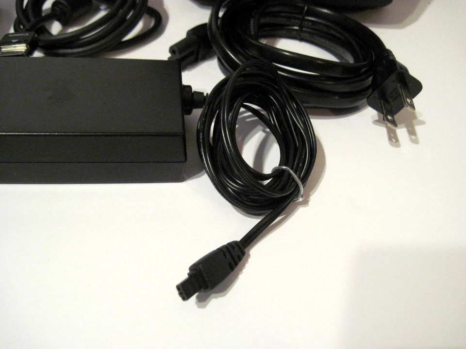 Canon ZR40 Mini DV Video 18X Zoom Camcorder Remote Charger Manual Bundle WORKING - Image 2 of 4