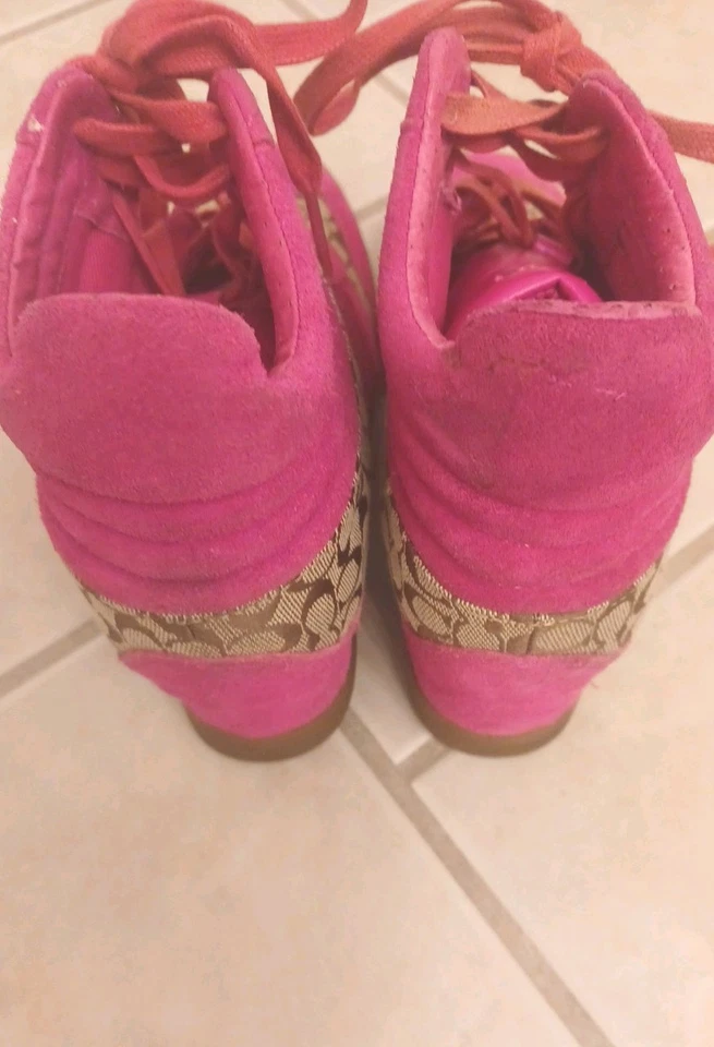 Zapato Deportivo Coach Alara de Cuña Alta en Gamuza Rosa Caliente y Jacquard Marrón Foto 3 de 4