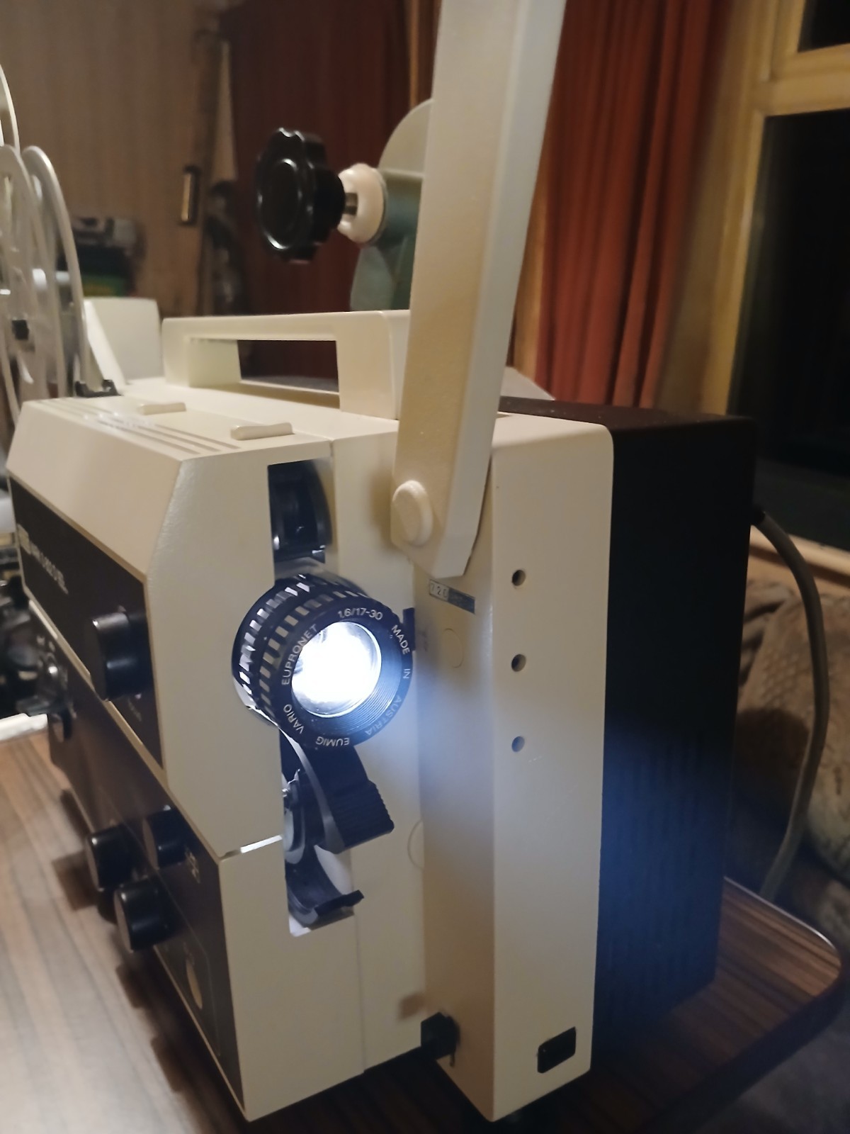 EUMIG S802D DUAL GAUGE SUPER8 STD8 SOUND PROJECTOR-EXCELLENT CONDITION
