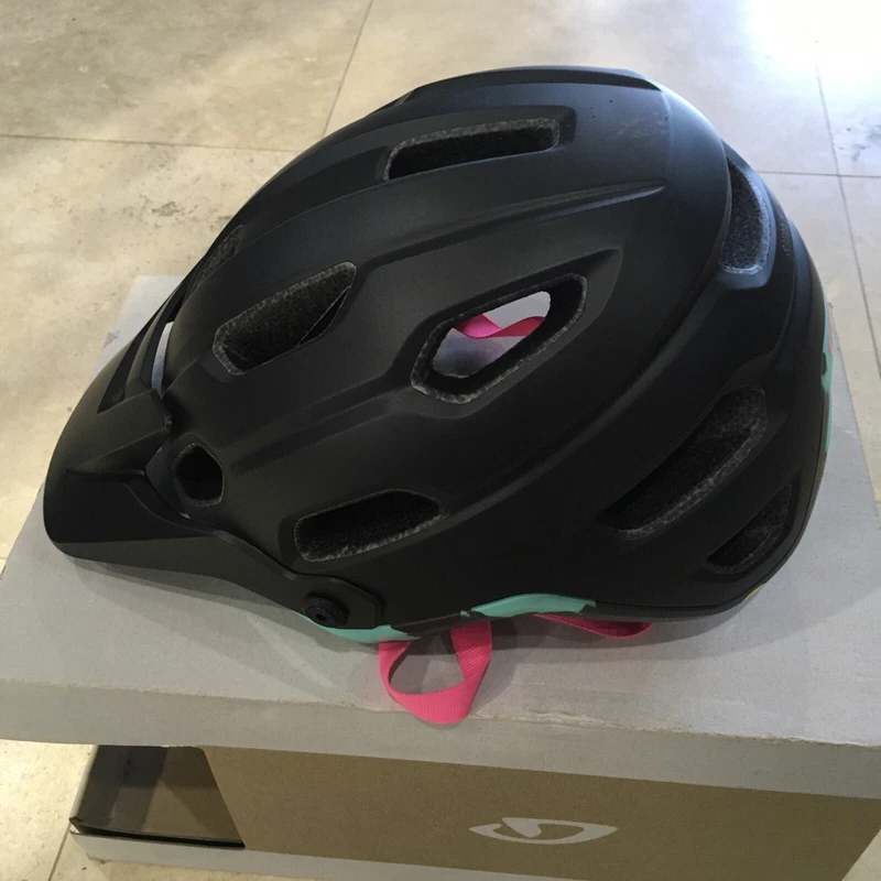 Giro Women Source MIPS Cycling Helmet - Matte Black Ice Dye Medium (55-59 cm)