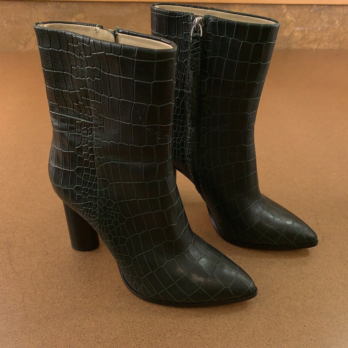 PAIGE Womens Shoe Size 9 Green Crocodile Embossed Leather Side Zip