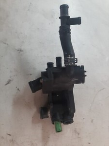 Thermostatgehäuse Kühlmittel 032121111 Für VW Golf IV Bora Variant 1J . Audi