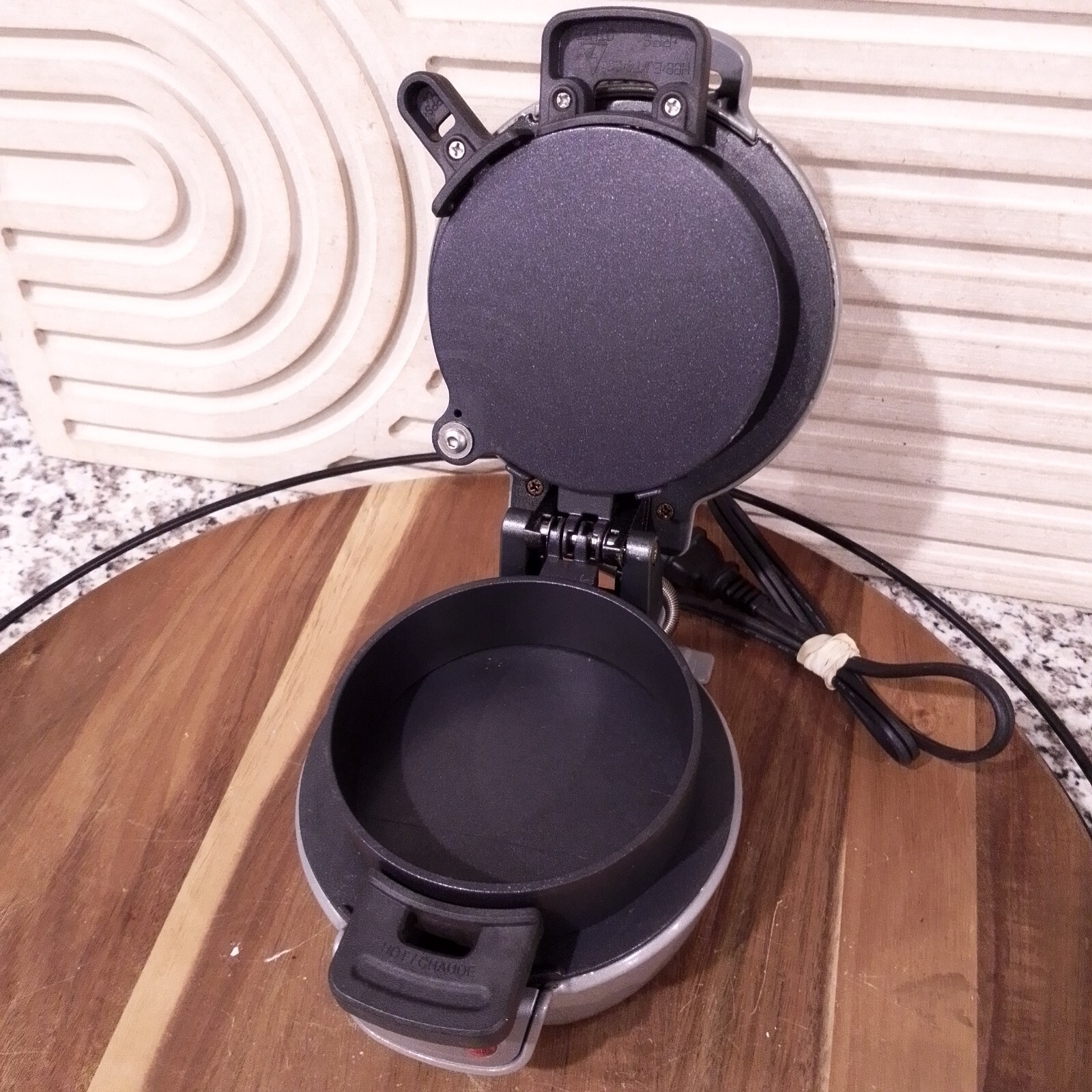 Hamilton Beach Breakfast Sandwich Maker 25475A Egg McMuffin Style St29