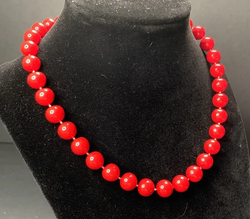 Vintage Red Plastic Beaded Necklace 16” Gold Tone Clasp Costume Jewelry