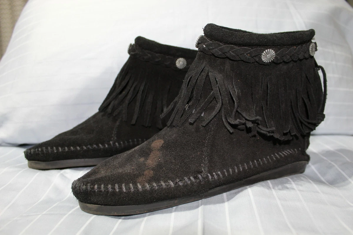 Black 2025 minnetonka moccasins