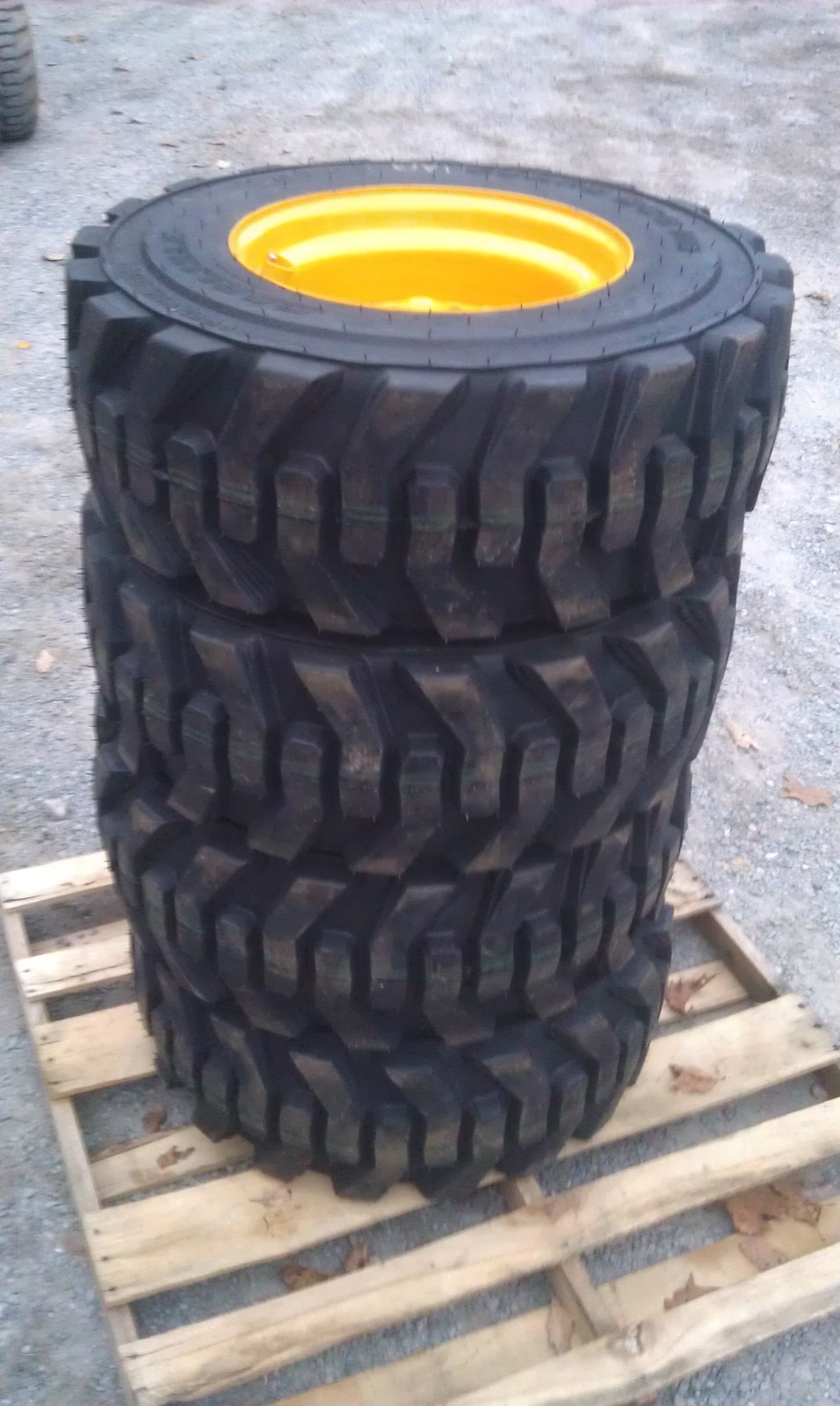 4 NEW 1216.5 Carlisle Guard Dog Tires & Rims for New Holland12X16.5