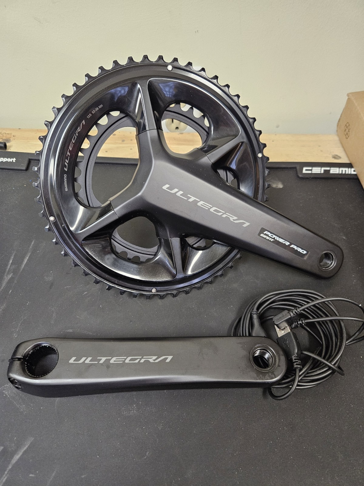 Ultegra FC-R8100 Crankset w/ Giant Power Pro Dual Sided Power Meter 170mm 52/36